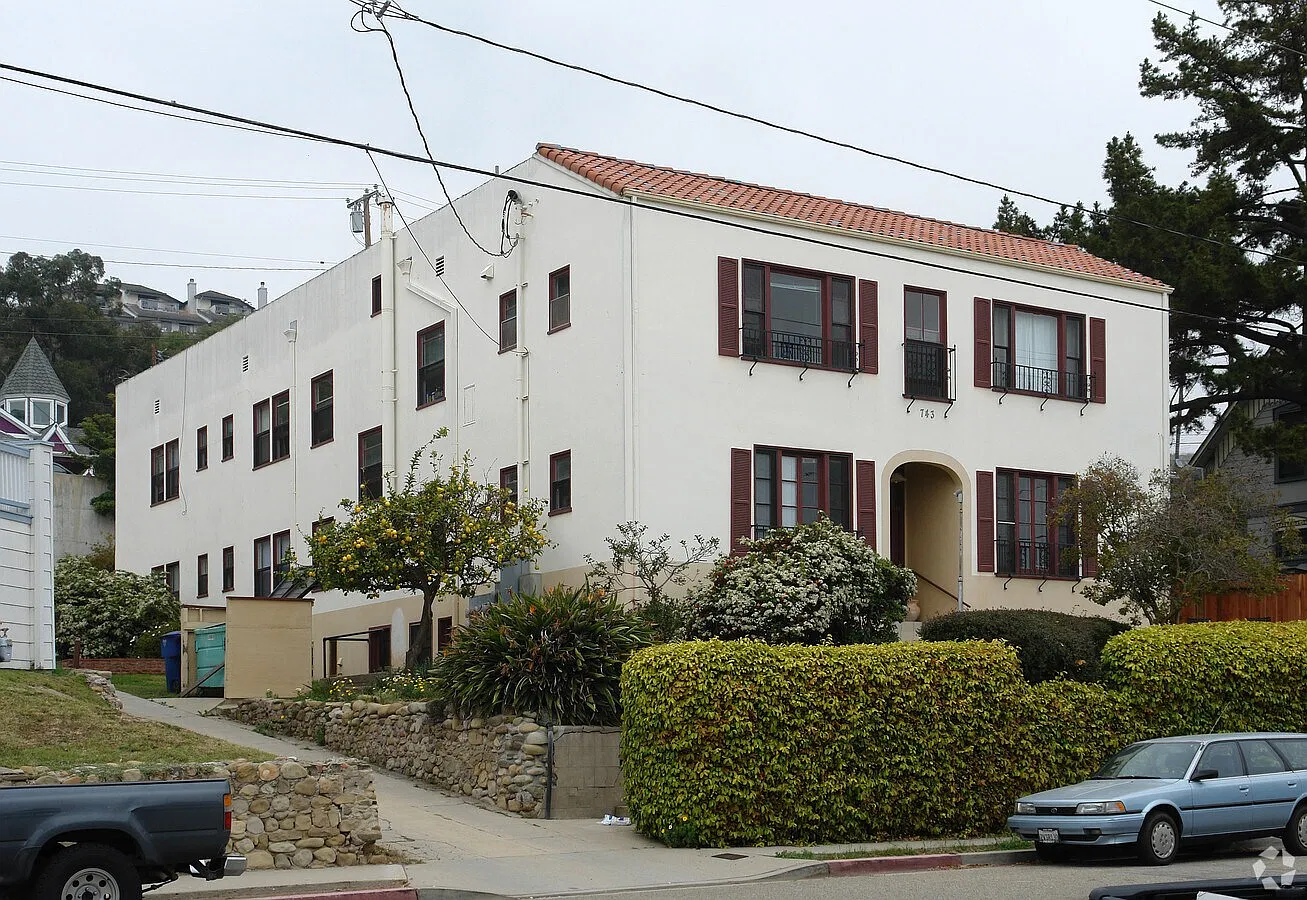 Studio, 500 sqft, $1,895 — Photo 2