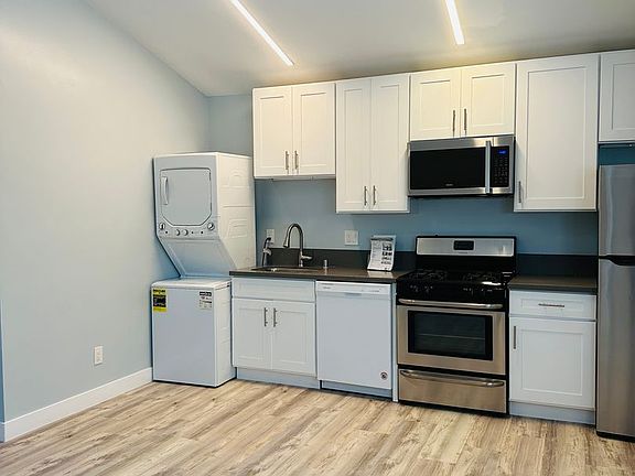 5th image of 4134 Narragansett Ave