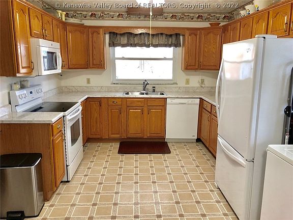 2nd image of 1032 Brickyard Ave #B