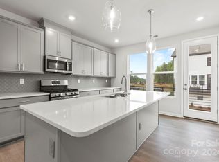 1627 Blanche St, Charlotte, NC 28262