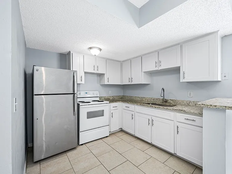 5113 N Nebraska Ave — Photo 9