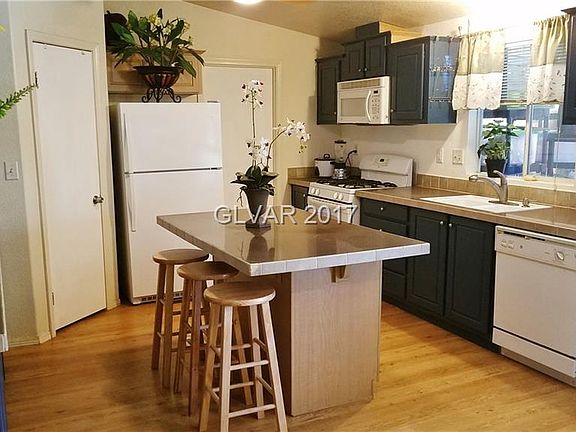 3rd image of 3372 Vista Del Monte Dr