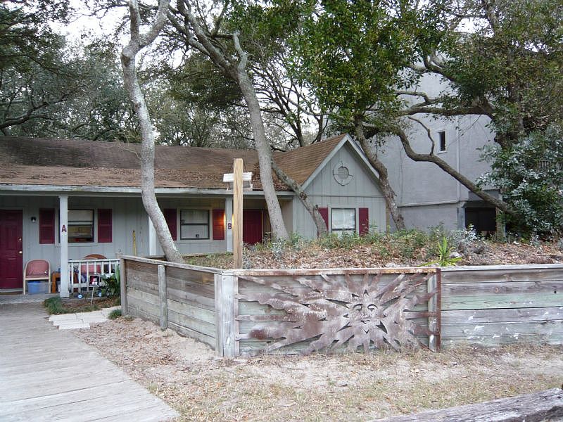 1st image of 2483 1st Ave #B