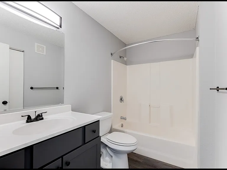 Beautiful Spacious Bathroom | White Pines Apartments | Shakopee MN Apartments For Rent