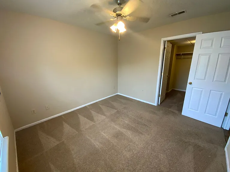 1605 Steamboat Ln — Photo 34