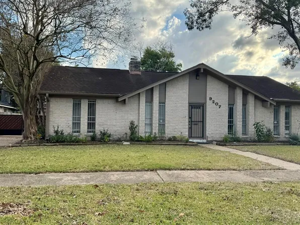 9207 Portal Dr, Houston, TX 77031