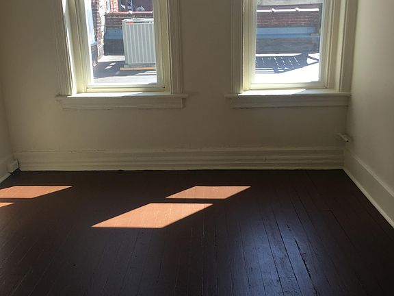 5th image of 9 W Franklin St