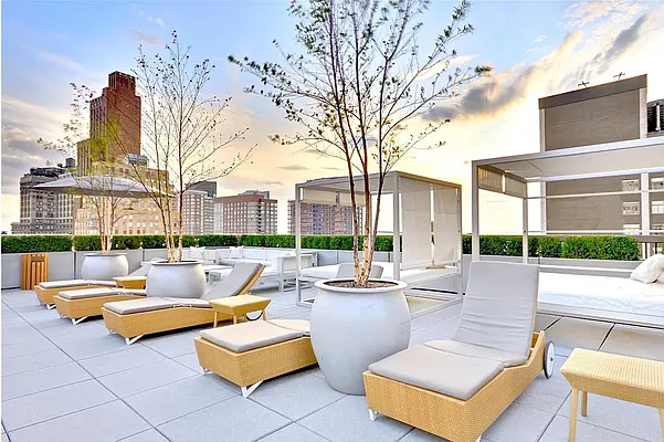 Rented by JSG Realty Corp | media 4