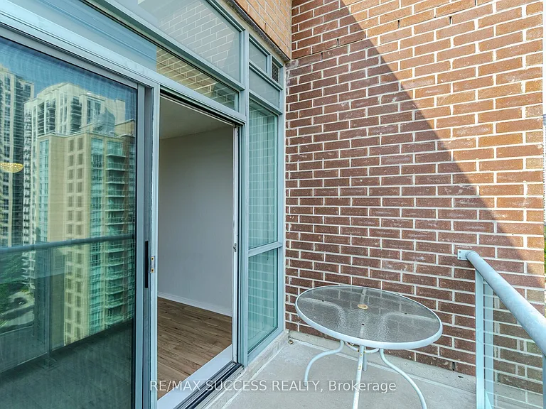 11 Michael Power Pl #Penthouse 14 — Photo 16