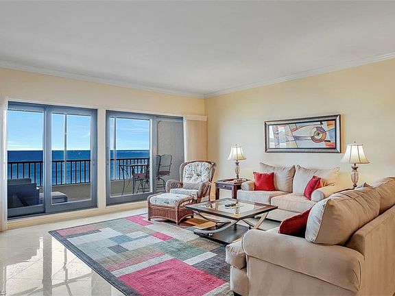 4th image of 623 La Peninsula Blvd #623