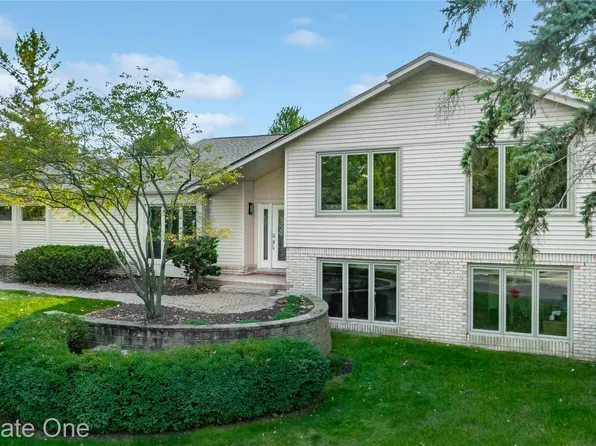 4261 Lakeridge Ct, Bloomfield Hills, MI 48302