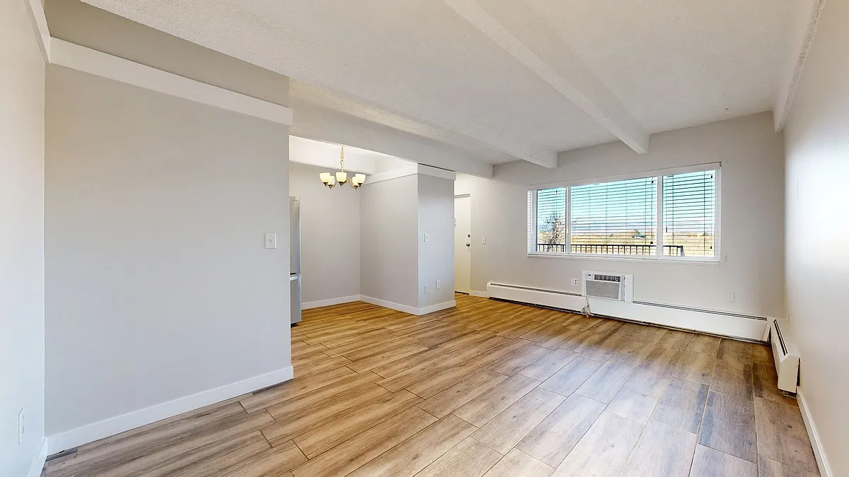 Building Photo - 800 W Belleview Ave #509