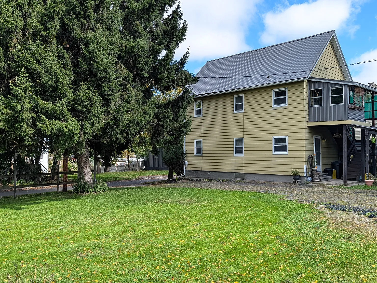 2 bed, 800 sqft, $1,050 — Photo 1