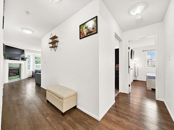 5th image of 12733 72nd Ave #103