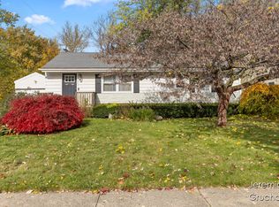 4469 Chesterfield Blvd NW, Grand Rapids, MI 49534