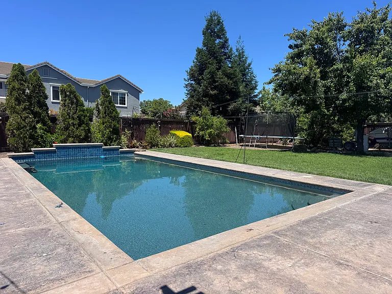 2055 Huntington Ct — Photo 6