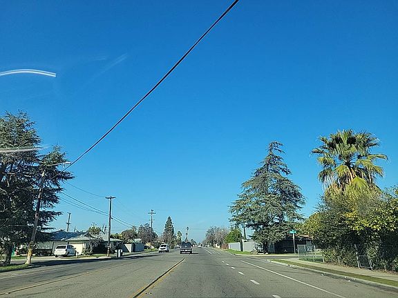 5th image of 3641 N Maple Ave