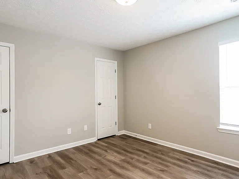 444 Village Bluff Dr — Photo 13