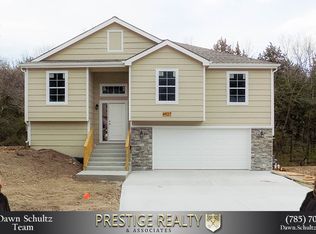 4927 Shadowridge Dr, Manhattan, KS 66503