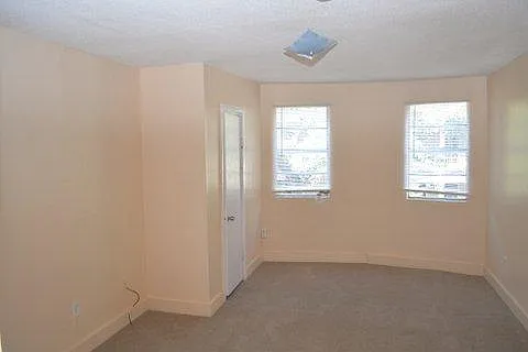 105 W 38th St #A — Photo 19