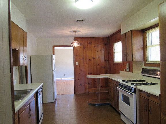 4th image of 1305 Westover Dr