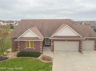 4401 162nd St, Urbandale, IA 50323