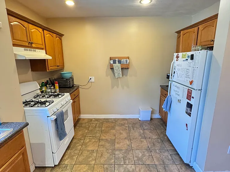 289 Foster St #1L — Photo 4