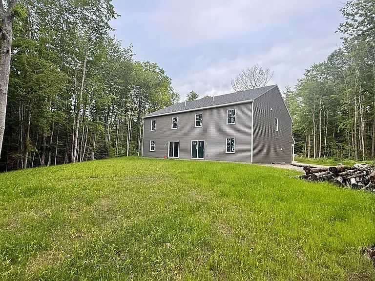 192 Center Rd — Photo 38