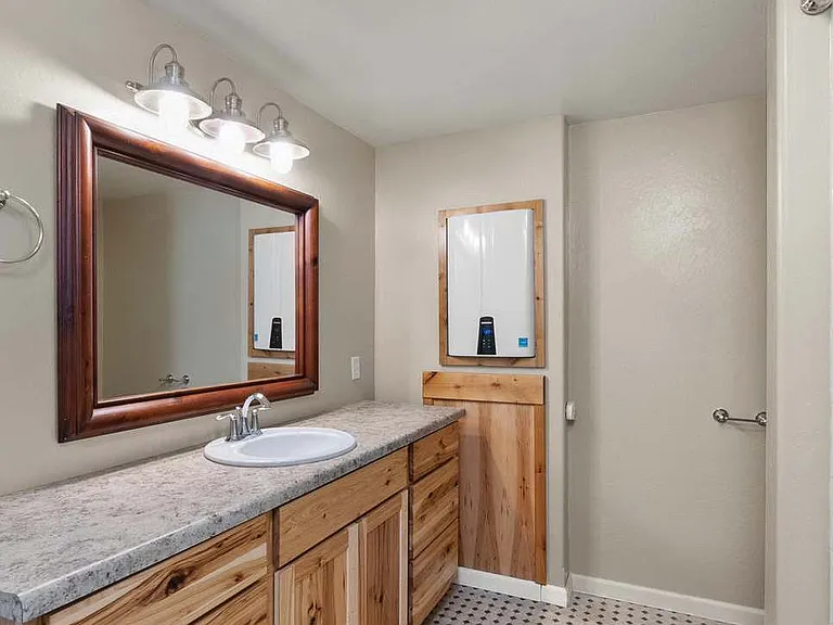 12773 N Hauser Lake Rd — Photo 23