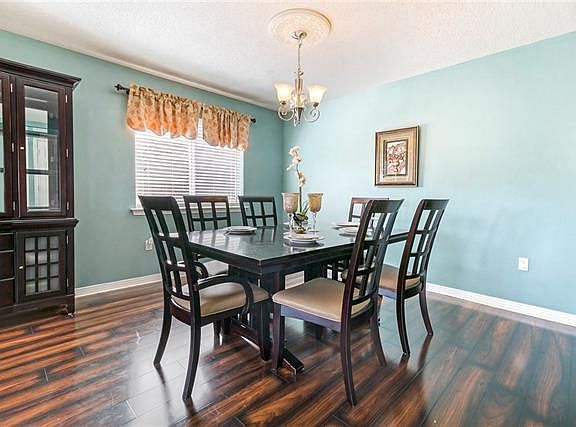 3rd image of 44 Marigold Ln