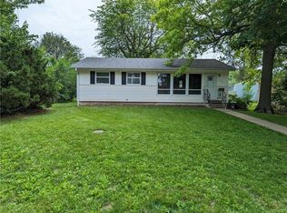 309 Kansas Ave, Hiawatha, KS 66434