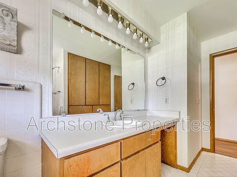 3121 Lakeside Dr — Photo 15