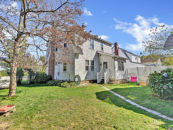 2nd image of 213 Ivy Ave
