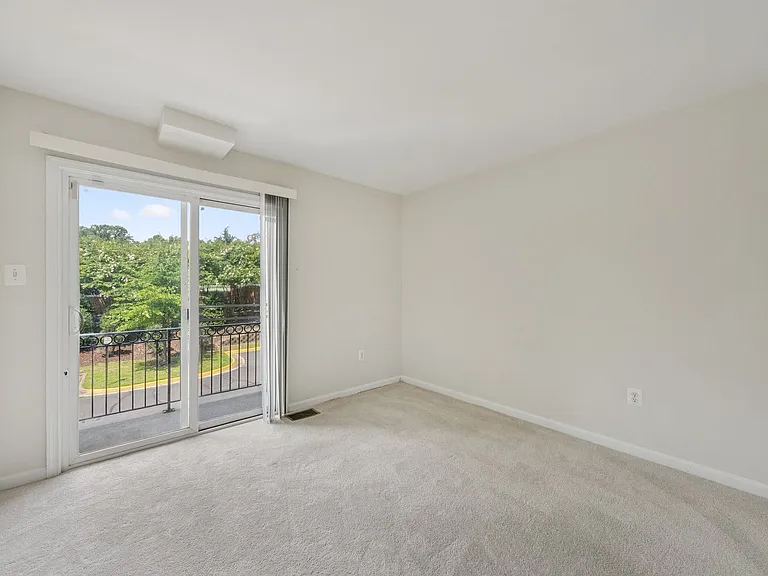 15503 John Diskin Cir #32 — Photo 12