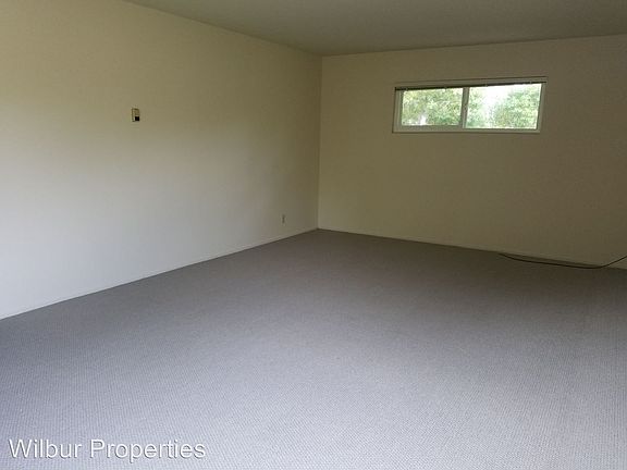 2nd image of 1311 Hoover St APT 04