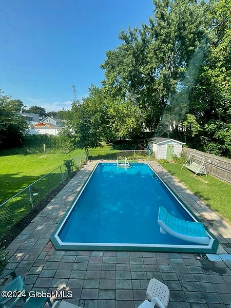 5th image of 19 Glen Avenue