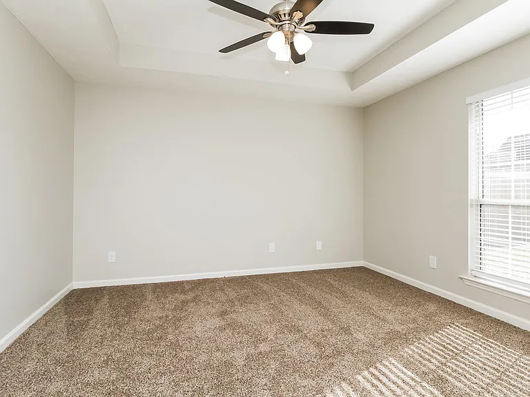 603 Freedom Ct — Photo 11