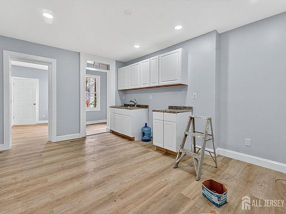 3rd image of 11 N Willow St Unit 1