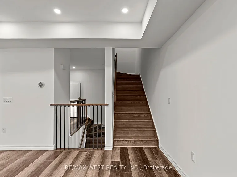 119 Town Line Rd E #D208 — Photo 24