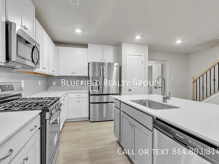 808 Harper St — Photo 10