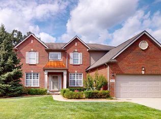 30127 Sparkleberry Dr, Southfield, MI 48076