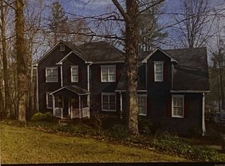 491 Lakeside Dr, Hiram, GA