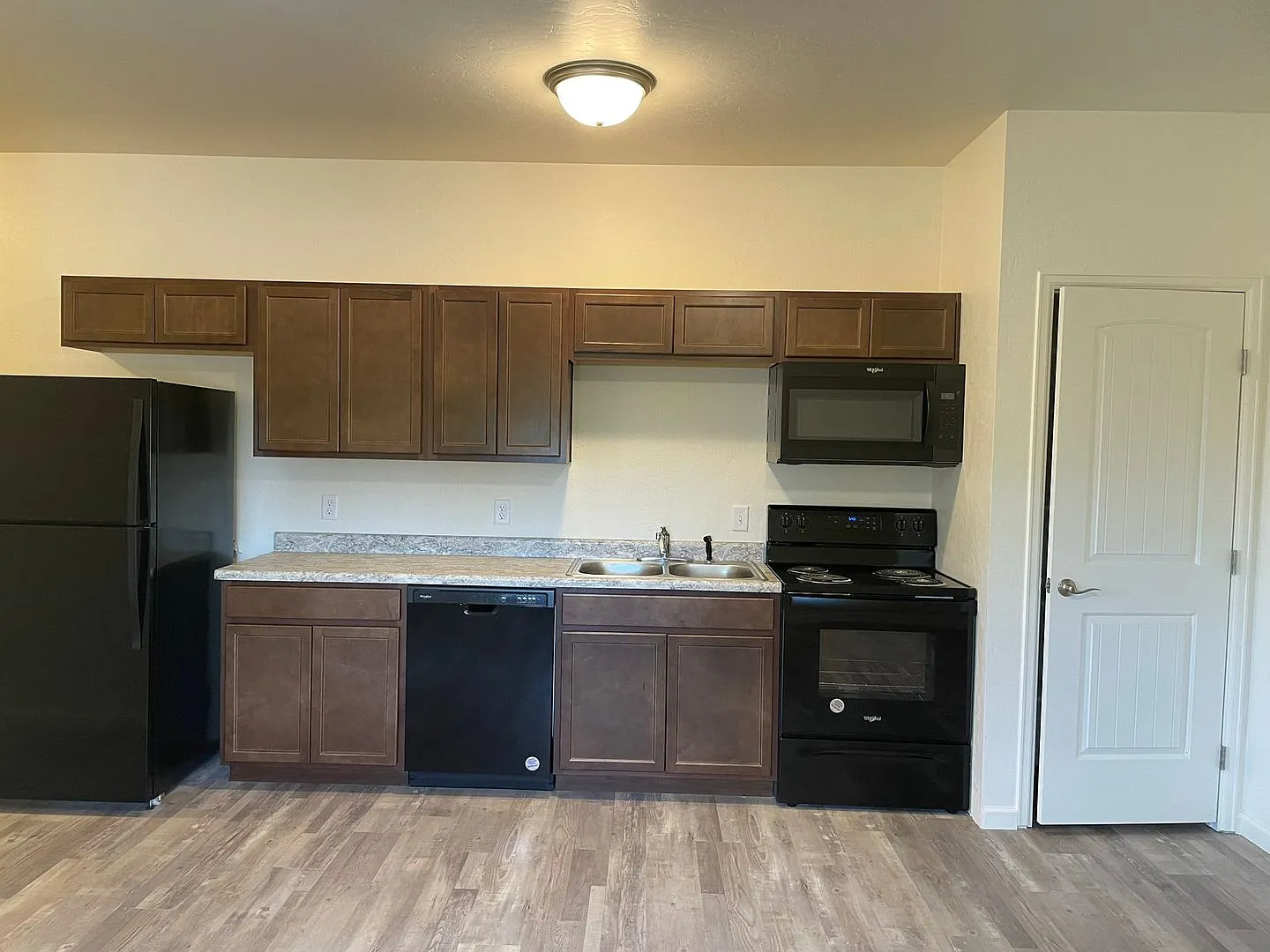 Brand New Apartments — Photo 2