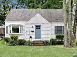 850 Auburn Ave, Ridgewood, NJ 07450