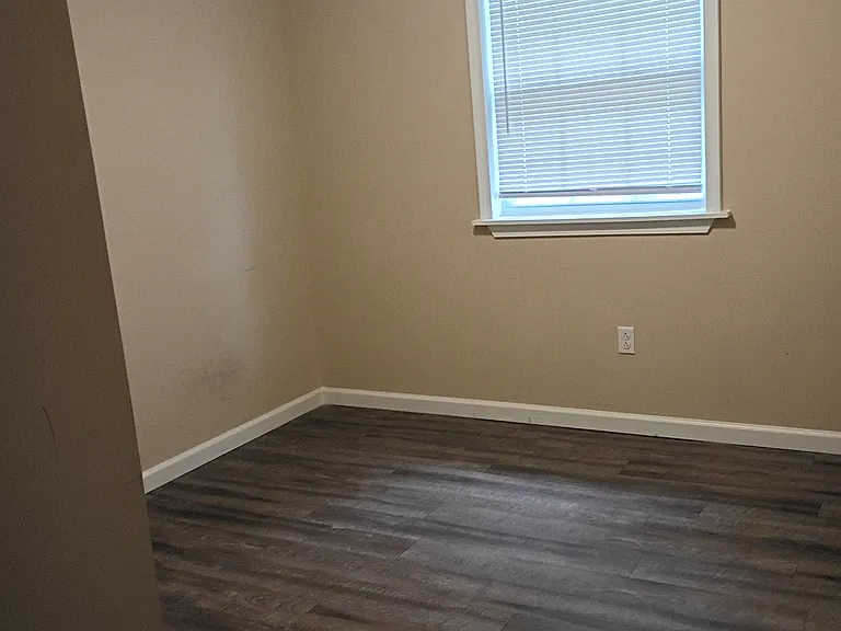104 Kenton Ave — Photo 12