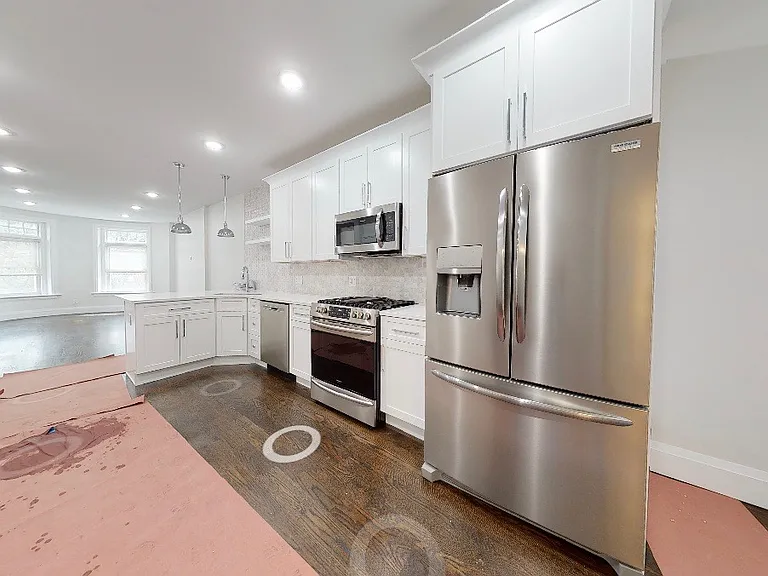 7 Strathmore Rd #2 — Photo 2