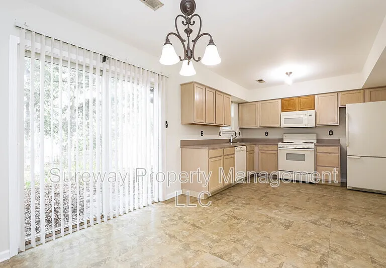 197 Lake Dr — Photo 5