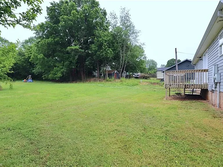 1324 Whitsett St — Photo 21