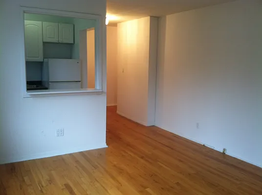 Rented by Acacia Realty | media 10