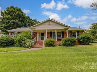 1233 Castlegate St, Gastonia, NC 28054